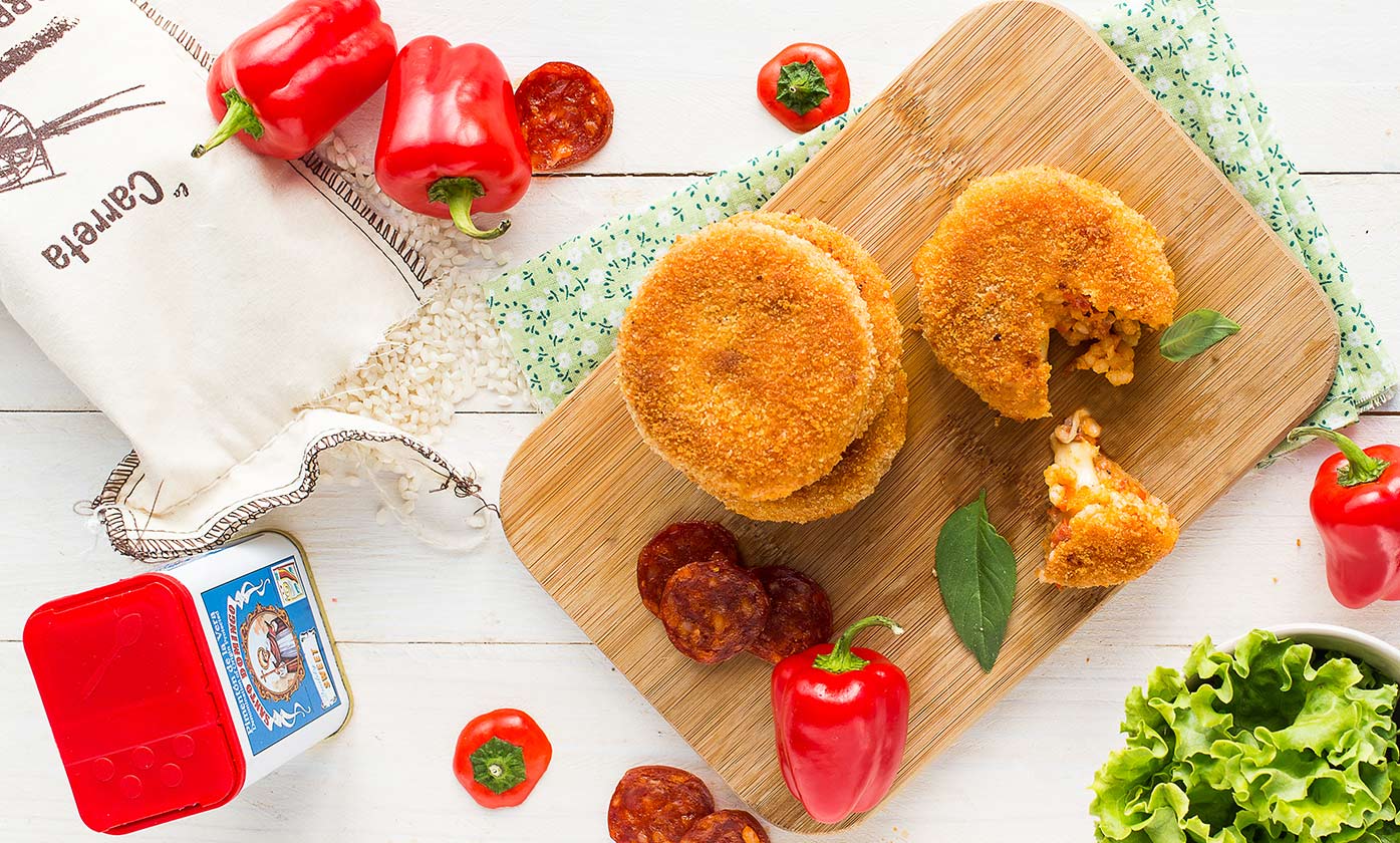 Croquette de riz épicées et farcies à la mozzarella