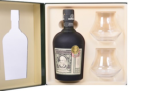 Coffret Rhum Diplomatico - Reserva Exclusiva et ses 2 verres - Diplomatico