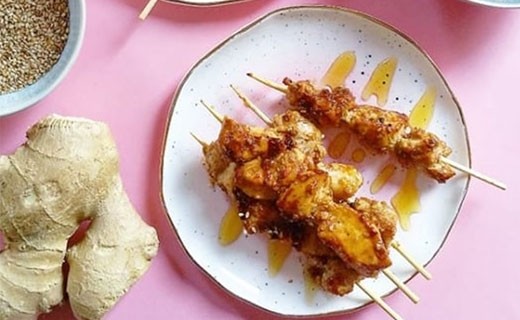 Épices pour brochettes de poulet sésame et gingembre - les intrépides - Nomie Epices