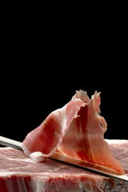 La découpe du Jambon Noir de Bigorre