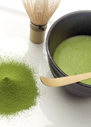 Préparation traditionnelle du thé Matcha