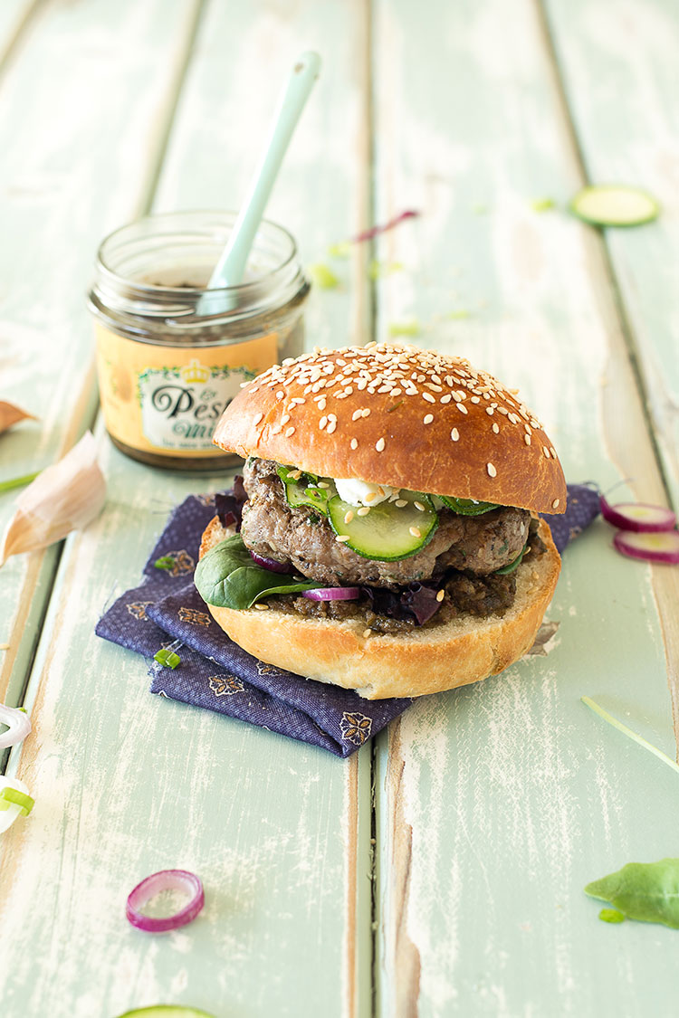 Burger maison au pesto à l'orientale