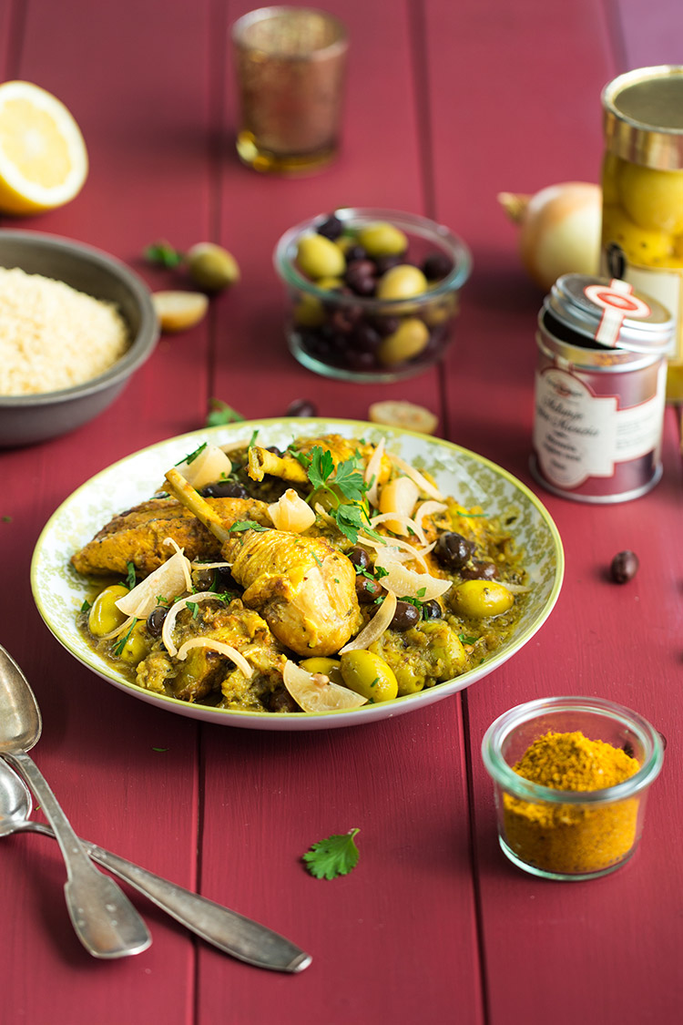 Tajine de poulet aux olives et citrons confits