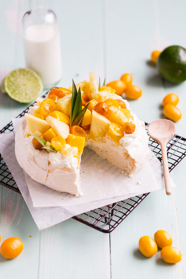 Pavlova aux fruits exotiques