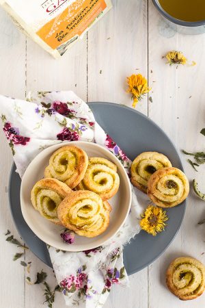 Sablés roulés à la confiture de rhubarbe