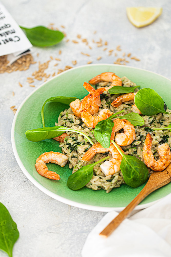 Risotto de risoni aux crevettes et épinards