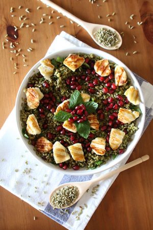 Salade de Freekeh à la mélasse de grenade