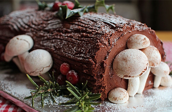 Origines, recette & variantes : tout savoir sur la bûche de Noël