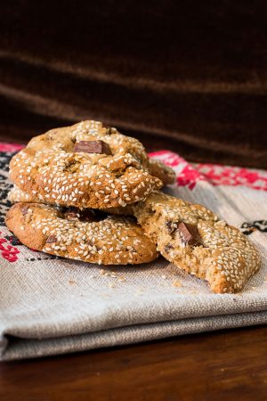 Cookies aux graines de sésame, chocolat et tahini